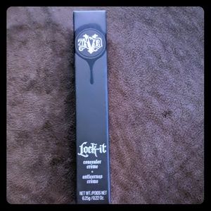 Kat Von D Lock it concealer cream